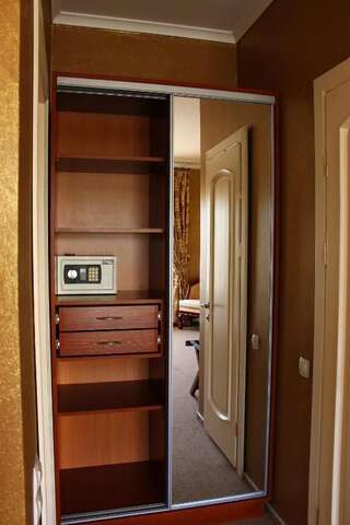 Мини-отель Otel Apartments Киев Двухместный номер с 1 кроватью и собственной ванной комнатой-22